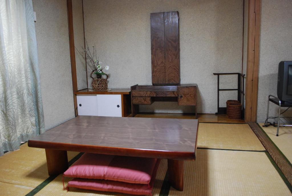 Chizuru Ryokan Hiroshima Chambre photo